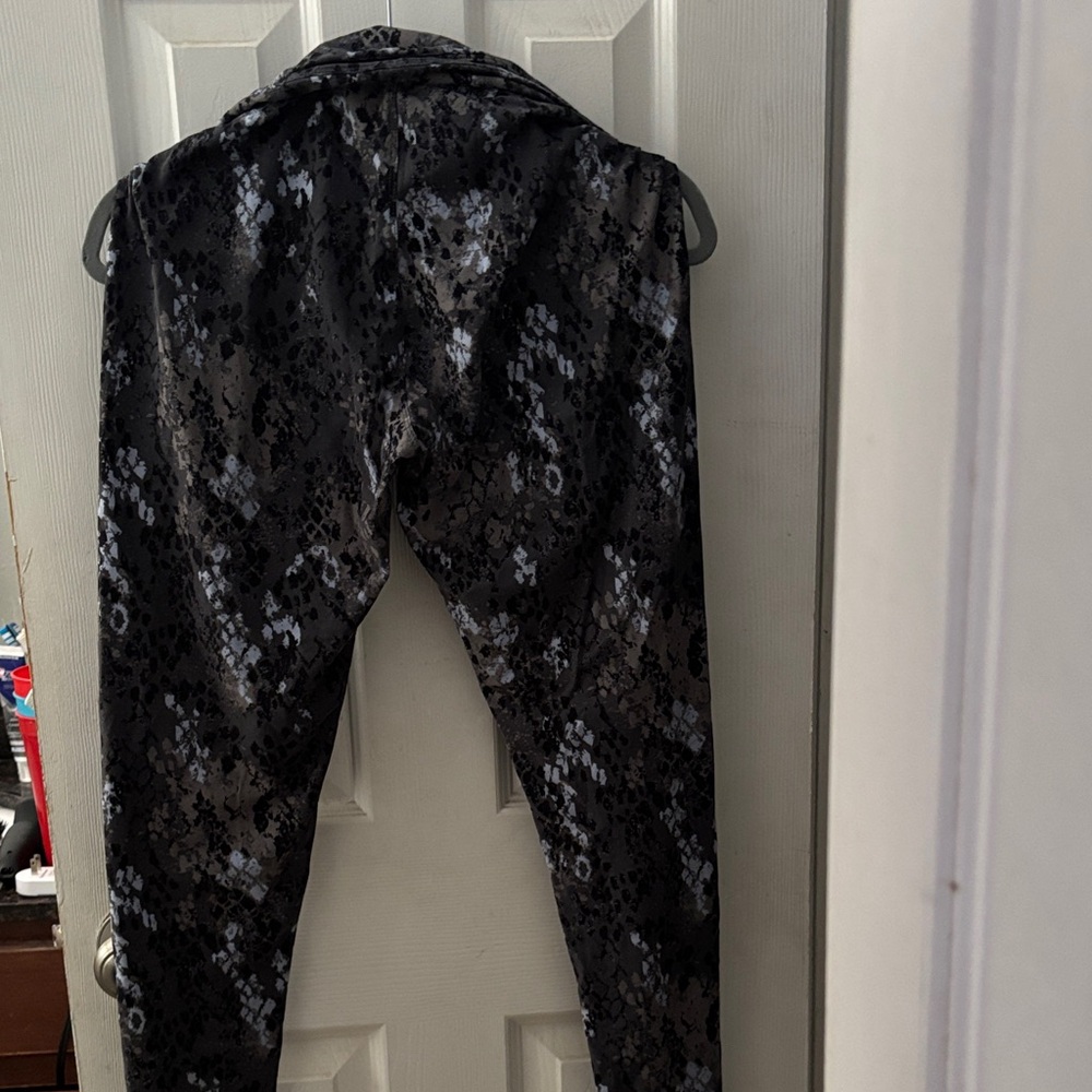 LuLaRoe Black and Gray Patterned Leggings
